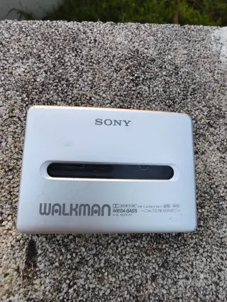 WALKMAN SONY  WM-FX673 Radio Cassette