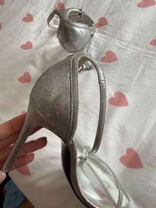 Sandalias de tacón aguja plateadas