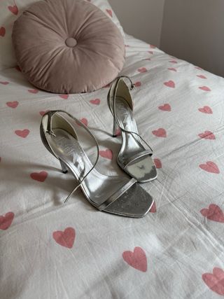 Sandalias de tacón aguja plateadas