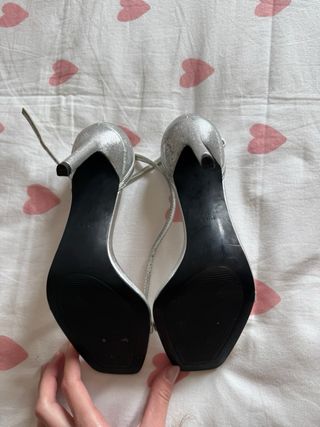 Sandalias de tacón aguja plateadas