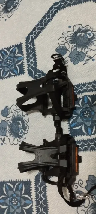 Pedali Bici Trekking con Cinghie