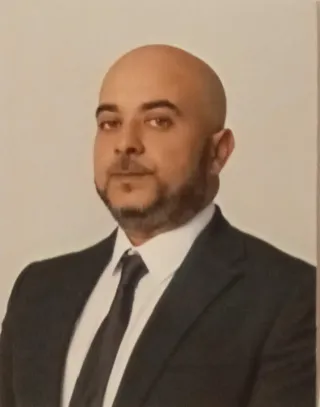 Chofer VIP Dekra (en su coche) y patron de barco