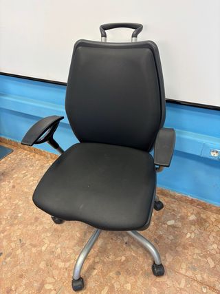 Sillón de despacho ergonómico