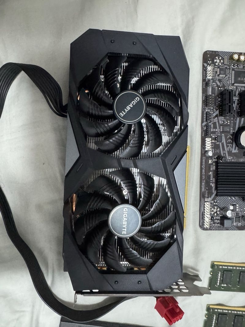 Pack Gaming PC (i5-10400F + RTX 2060 + 16GB RAM) - afbeelding 3