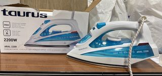 Plancha Taurus ARAL 2200W Azul