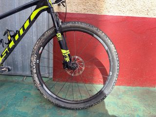 Bicicleta Scott Scale RC Carbono