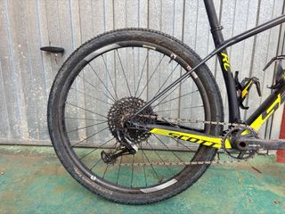 Bicicleta Scott Scale RC Carbono