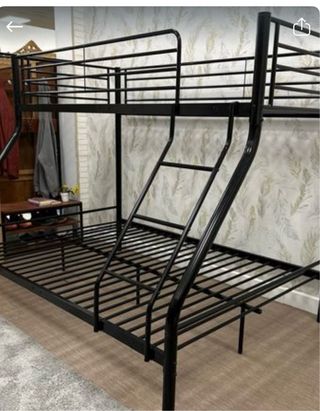 Litera doble metálica esta usada negociable