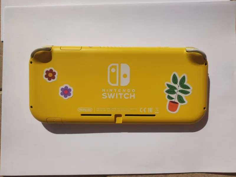 Nintendo Switch Lite Amarilla + Funda afbeelding 4