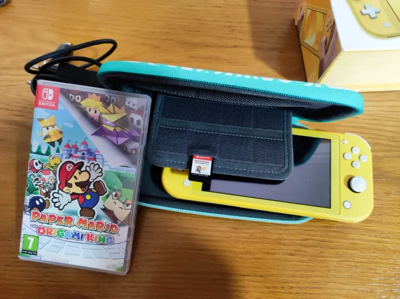 Nintendo Switch Lite Amarilla + Funda afbeelding 5