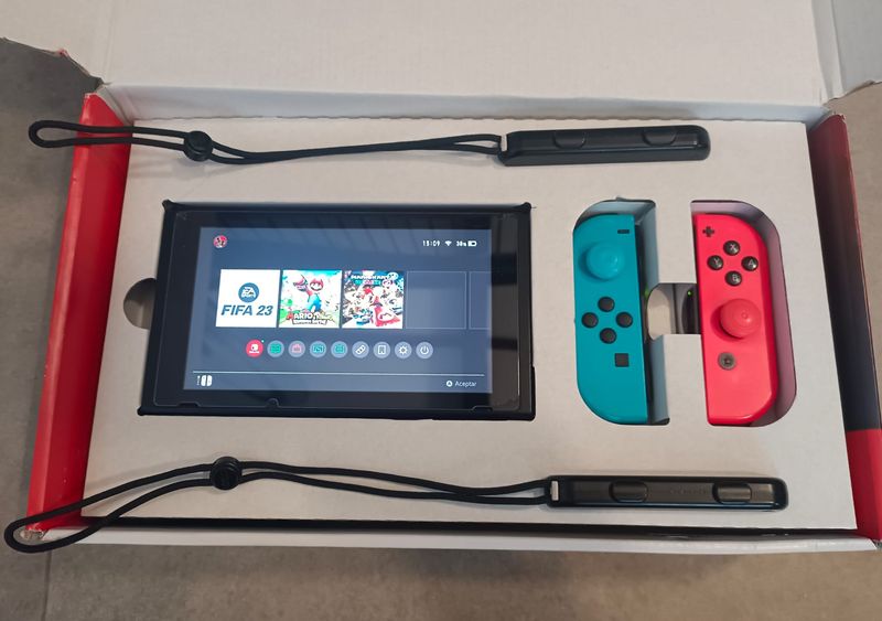 Nintendo Switch Azul y Rojo