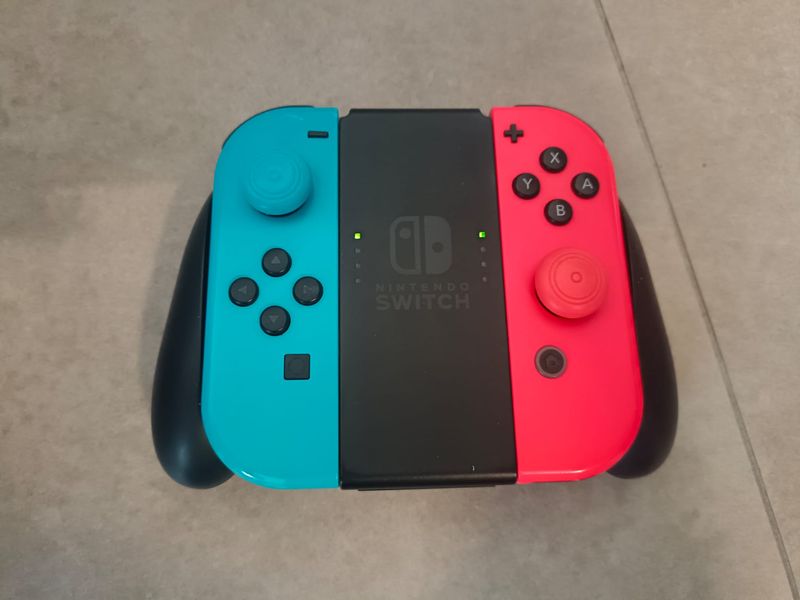 Nintendo Switch Azul y Rojo afbeelding 4