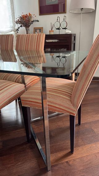 Mesa comedor cristal y 6 sillas tapizadas