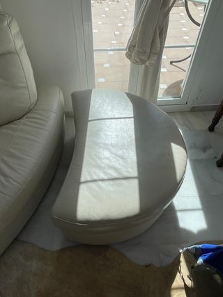 Sofá Reclinable de Piel Beige con Reposapiés