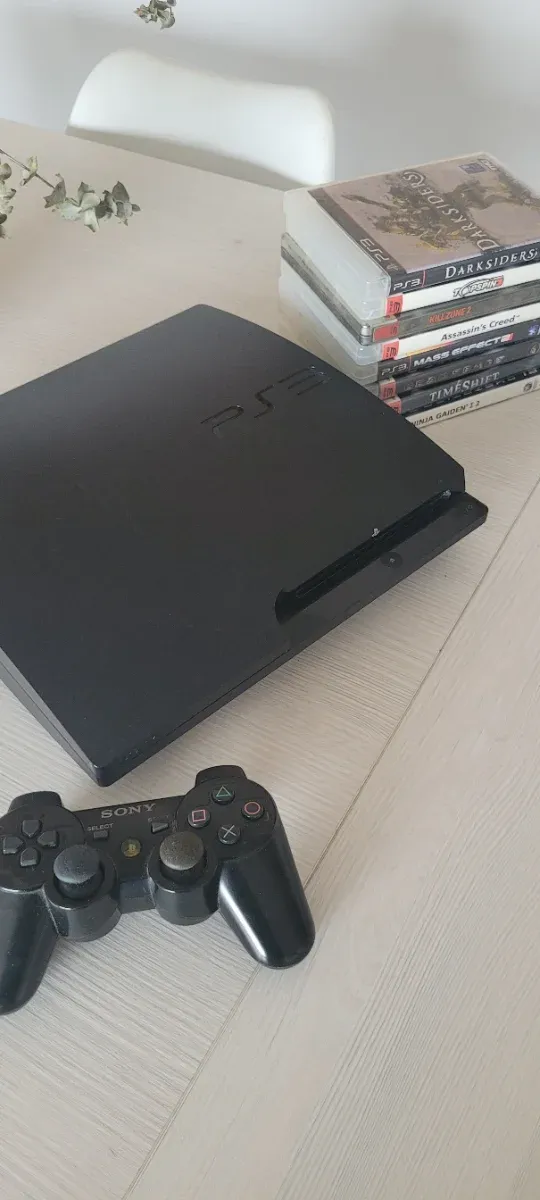 Consola PS3 Slim Negra + Mando + Juegos