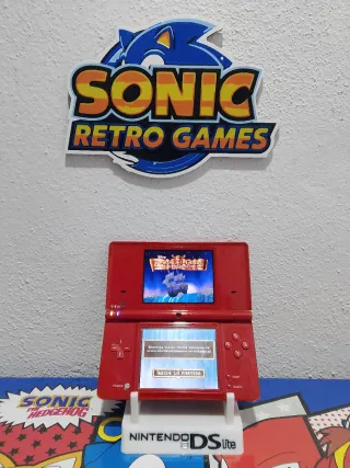Nintendo DSi Roja con Cargador y juego
