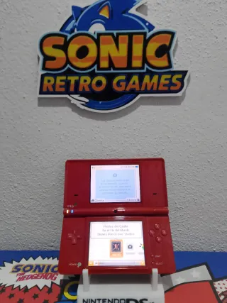 Nintendo DSi Roja con Cargador y juego
