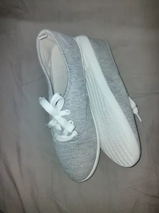 Zapatillas grises mujer talla 37 a estrenar