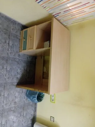 Mesa escritorio madera y plástico