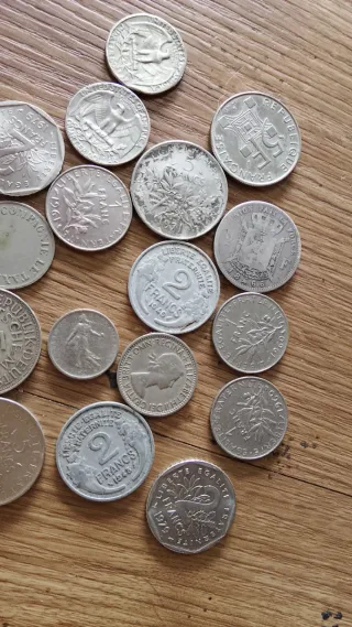 Monete antiche e rare. Di Uni. Ascolto offerte