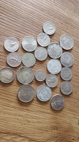 Monete antiche e rare. Di Uni. Ascolto offerte