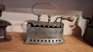 Plancha antigua de hierro