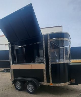 Foodtruck Curvo Food Truck