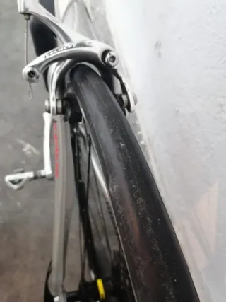 Bicicleta de carretera blanca