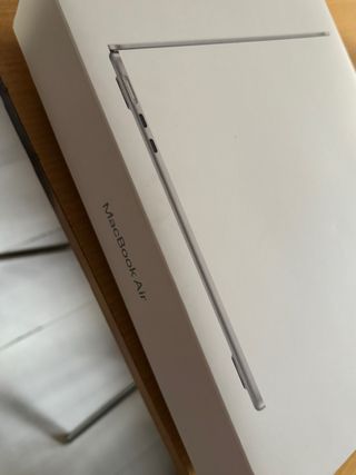 MacBook Air M3 13,6 Retina Plata