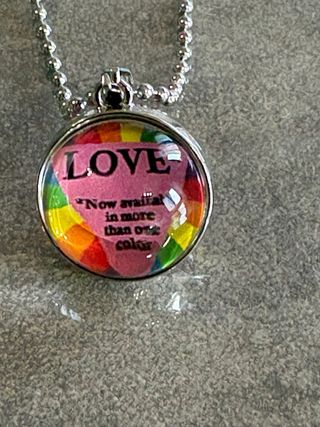 Collana arcobaleno LOVE