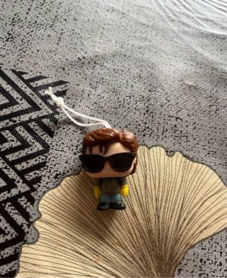 Muñeco de steven Kinder Joy Stranger Things