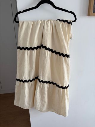 Falda larga volantes blanco y negro T única