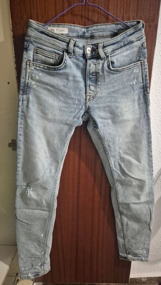 Jeans hombre Zara azul desgastados