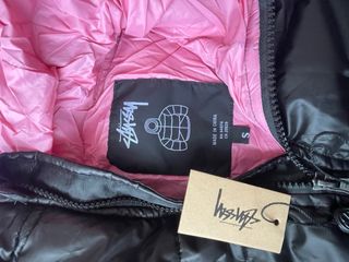 Giubbotto Stüssy Nero con Fodera Rosa