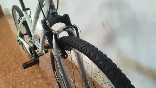 IMPECABLE! Rockrider 5.0 unisex 26" con suspensión