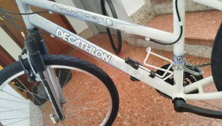 IMPECABLE! Rockrider 5.0 unisex 26" con suspensión