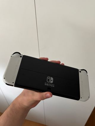 Nintendo Switch OLED + microSD 128GB + protector