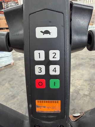 Transpaleta Eléctrica BT LITO Camión Almacén