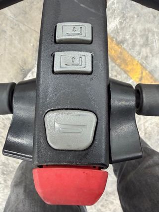 Transpaleta Eléctrica BT LITO Camión Almacén