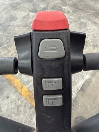 Transpaleta Eléctrica BT LITO Camión Almacén