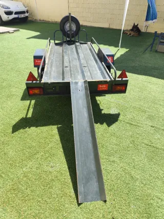 Alquiler de remolque normal o motos