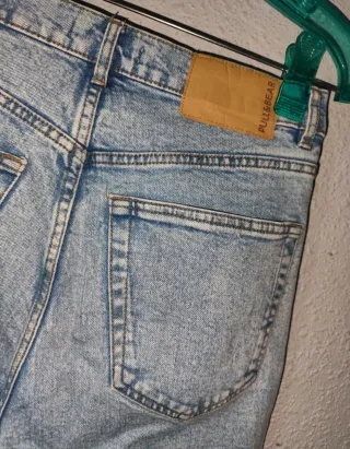 Pantalón vaquero Pull&Bear Rotos Talla 38