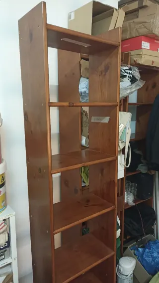 3 Estanterías Madera Maciza Astigarraga desmontada