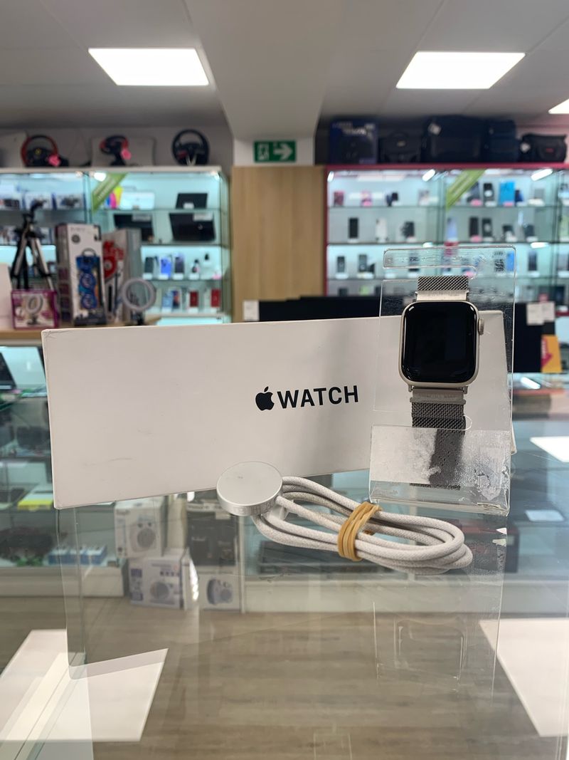 Apple Watch SE 3 40MM Plata