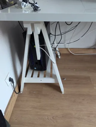 Mesa de escritorio Ikea blanca 1,5 m