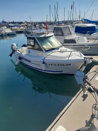 Embarcación Quicksilver 460 con Mercury 40hp