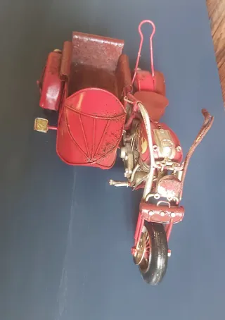 Moto Decorativa Roja con Sidecar
