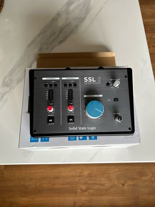 Tarjeta de sonido SSL 2 (Solid State Logic)