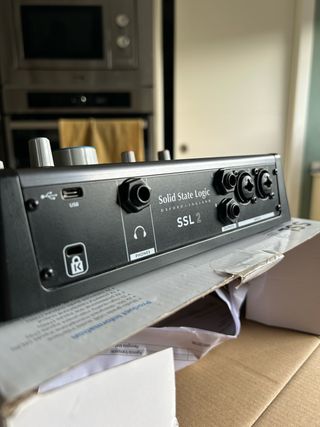 Tarjeta de sonido SSL 2 (Solid State Logic)