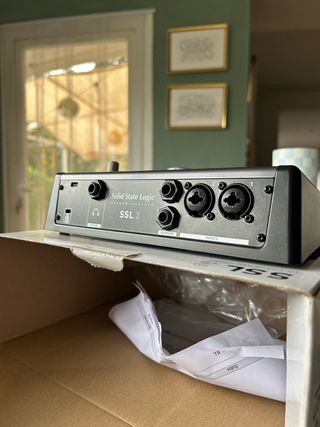 Tarjeta de sonido SSL 2 (Solid State Logic)